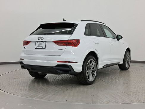 New 2025 Audi Q3 2.0T Premium image 9