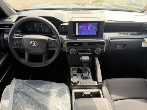 Used 2026 Toyota Tacoma SR5 image 9