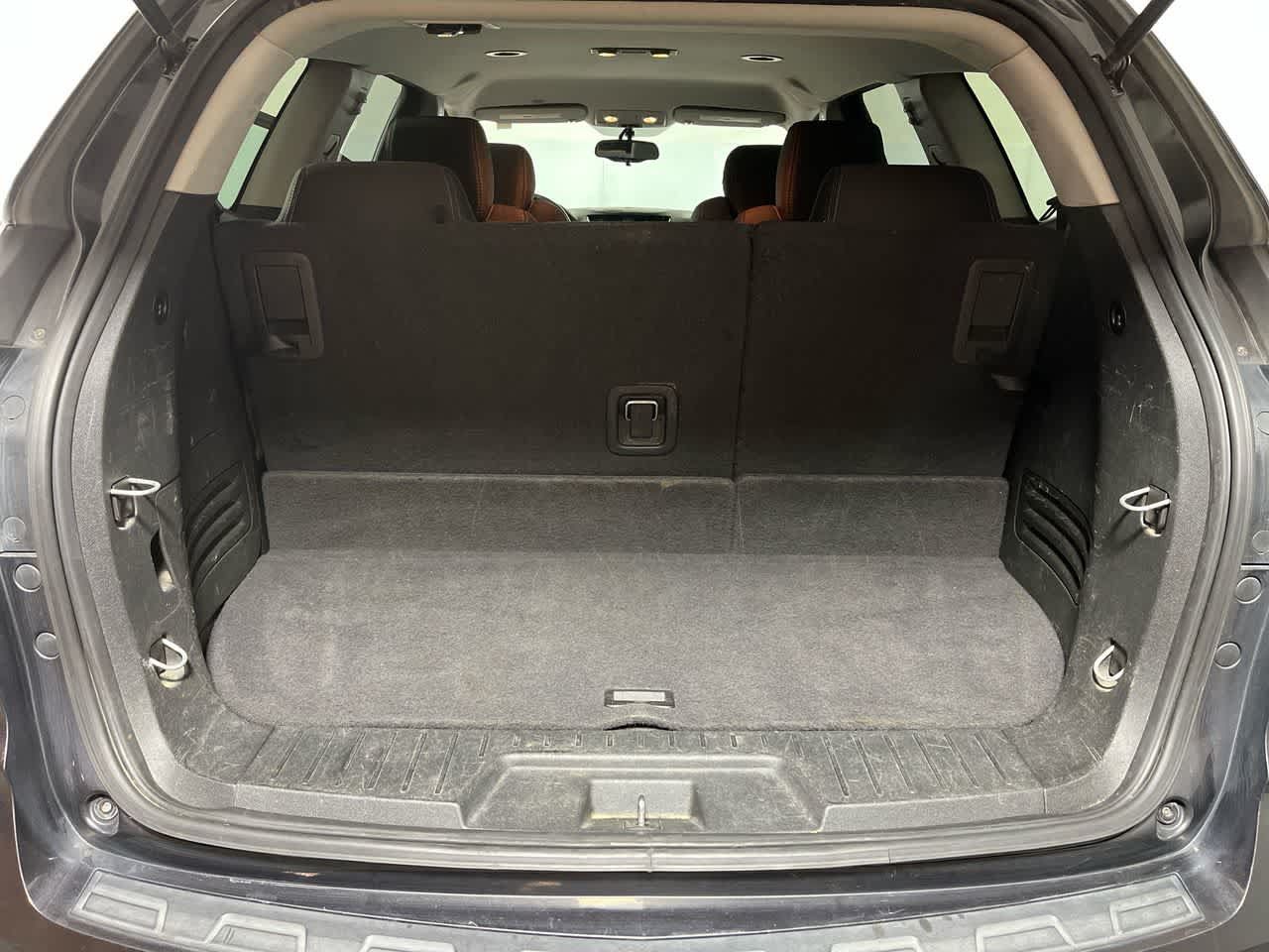 Used 2017 Chevrolet Traverse LT w/ Style and Technology Package FWD image 28