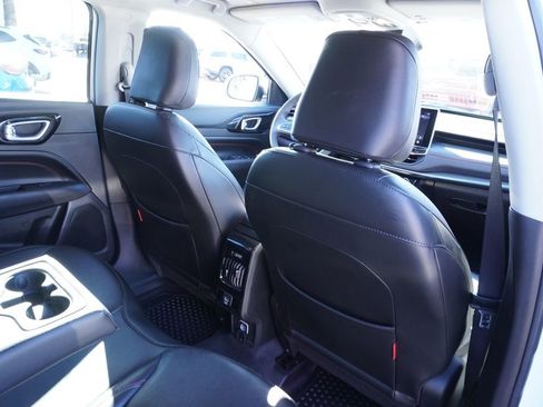 Used 2022 Jeep Compass Trailhawk image 10