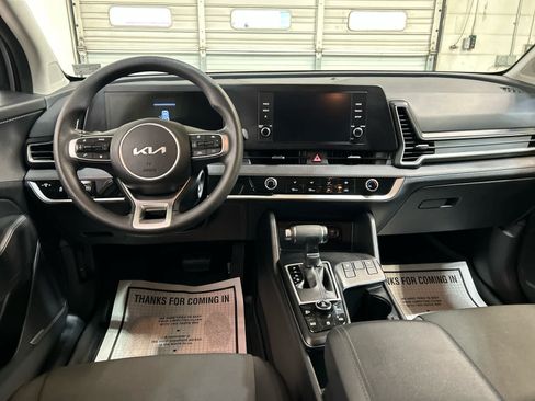 Used 2024 Kia Sportage LX AWD/4WD image 4