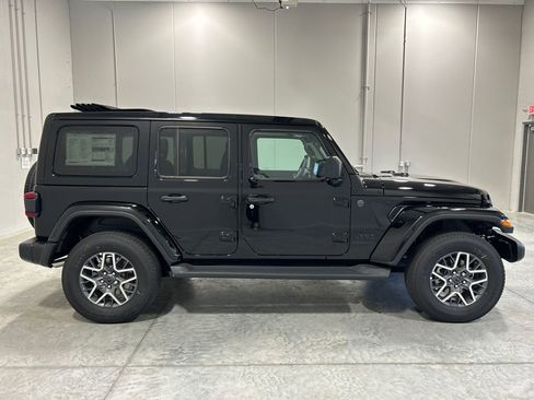 New 2025 Jeep Wrangler Sahara image 5