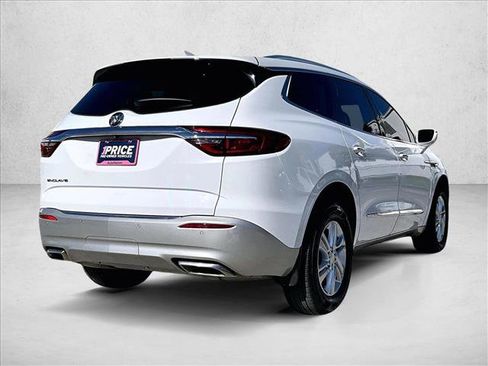 Used 2020 Buick Enclave Essence image 2