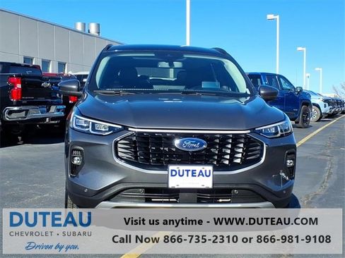 Used 2024 Ford Escape Platinum w/ Premium Technology Package image 2