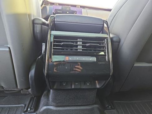 Used 2023 Land Rover Range Rover Sport SE image 28