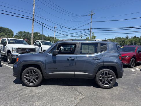 Used 2021 Jeep Renegade Latitude AWD/4WD image 4
