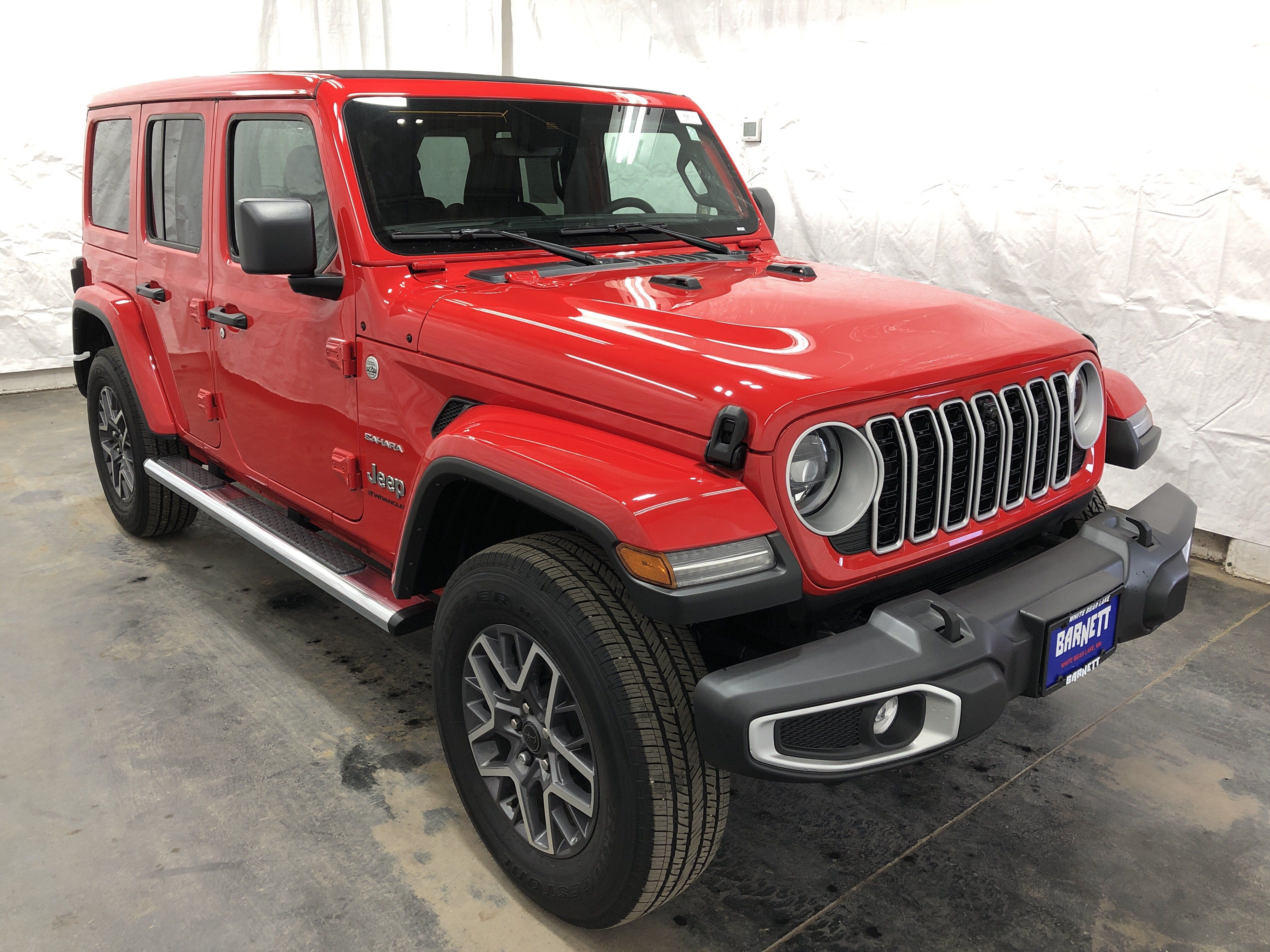 Certified 2024 Jeep Wrangler Unlimited Sahara w/ Technology Group AWD/4WD image 4