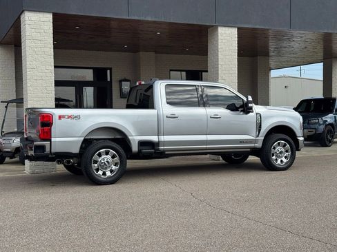 Used 2024 Ford F250 Lariat w/ Lariat Ultimate Package AWD/4WD image 15