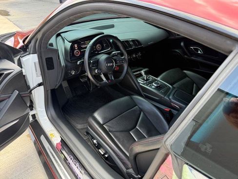 Used 2017 Audi R8 V10 w/ Carbon Exterior Package AWD/4WD image 36