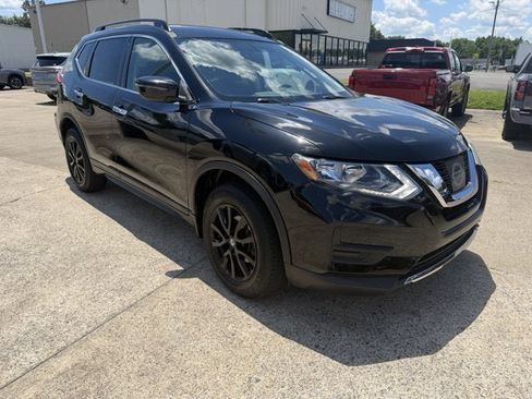 Used 2017 Nissan Rogue SV w/ Midnight Edition AWD/4WD image 3