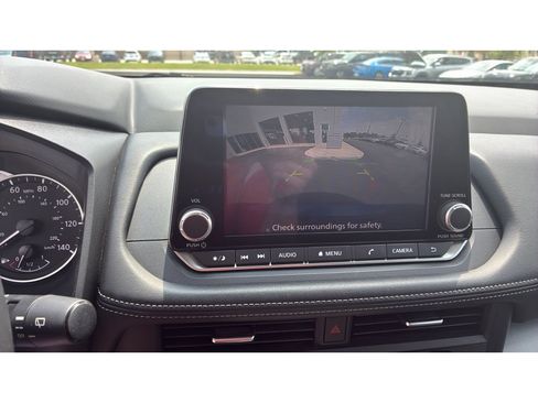 Used 2025 Nissan Rogue SV FWD image 25