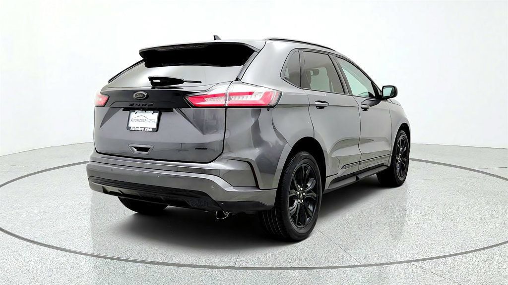 Used 2022 Ford Edge SE w/ Black Appearance Package AWD/4WD image 5