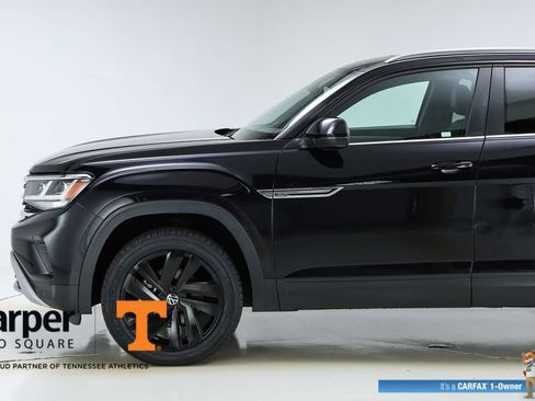 Used 2023 Volkswagen Atlas Cross Sport SE w/ Panoramic Sunroof Package image 3