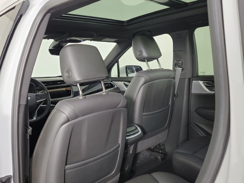 Certified 2023 Cadillac XT6 Premium Luxury w/ Technology Package FWD image 14