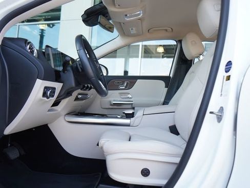 Certified 2022 Mercedes-Benz GLA 250 4MATIC image 24