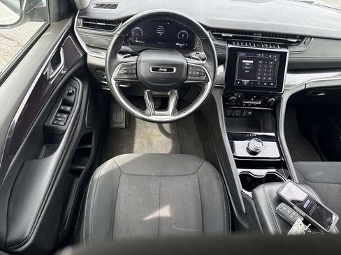 Used 2022 Jeep Grand Cherokee L Laredo w/ Luxury Tech Group I AWD/4WD image 5