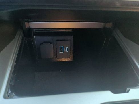 Used 2022 Ford Explorer King Ranch w/ Technology Package image 25