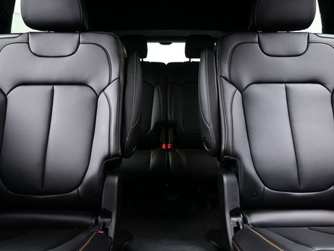 New 2026 Jeep Grand Cherokee L Limited AWD/4WD image 13