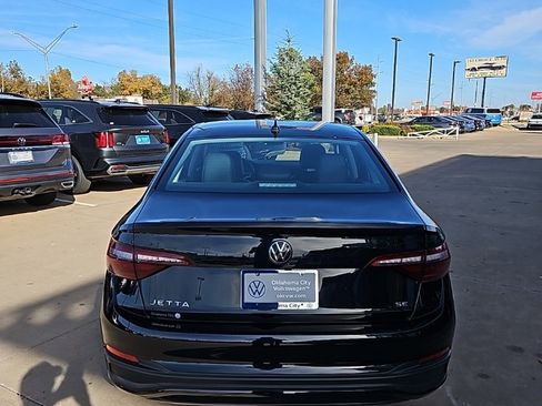 Used 2024 Volkswagen Jetta SE image 6