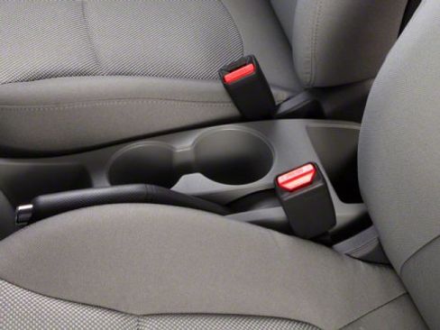 Used 2013 Hyundai Accent GLS w/ Premium Pkg image 20