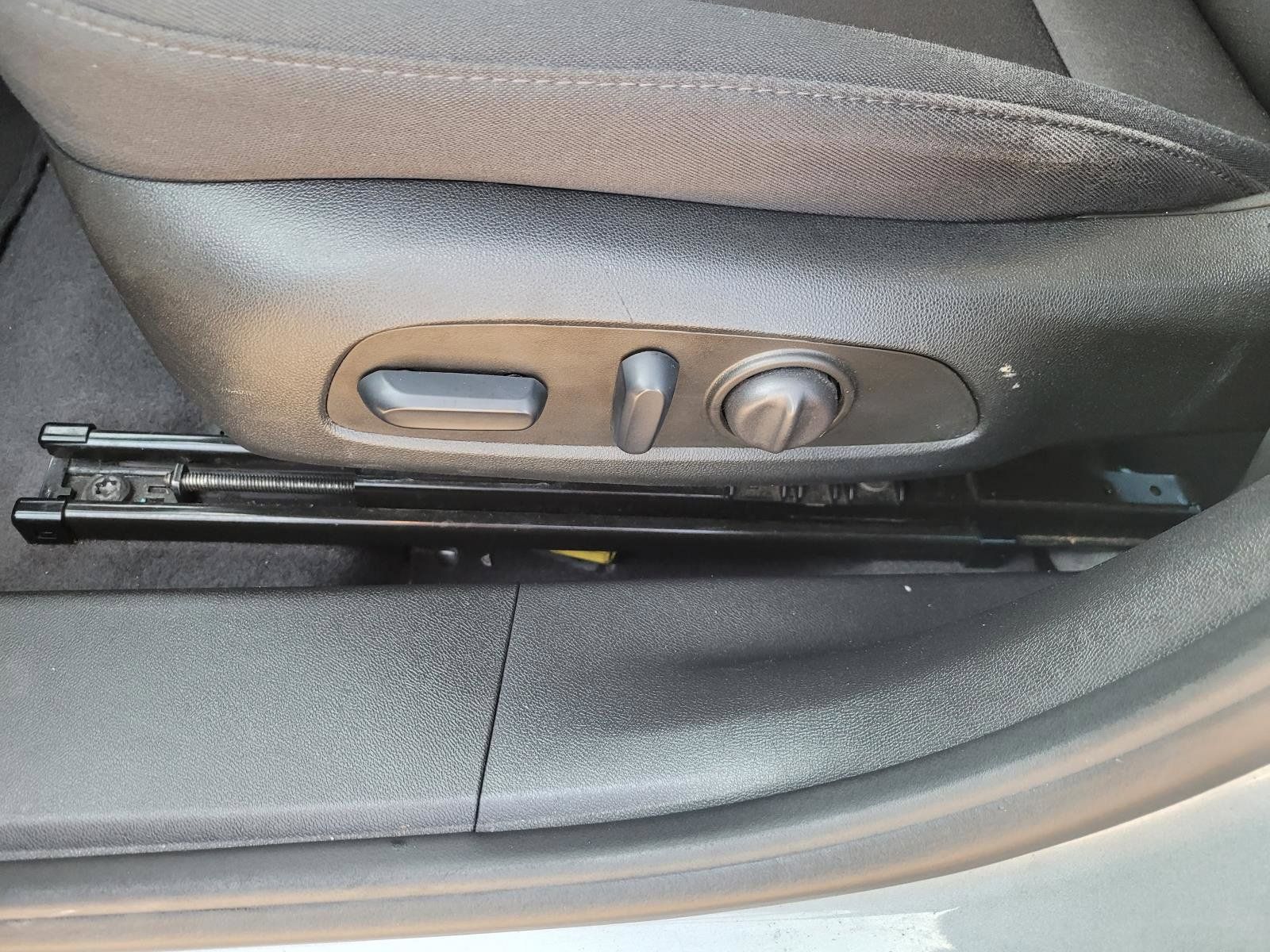 Used 2023 Chevrolet Malibu LT FWD image 19