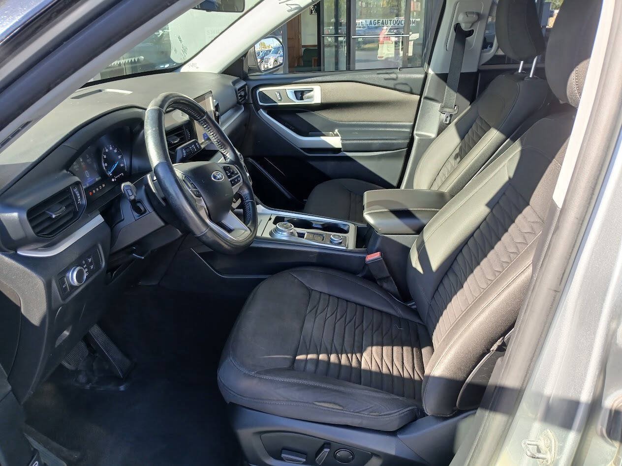 Used 2020 Ford Explorer XLT w/ Comfort Package AWD/4WD image 15