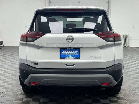 Used 2023 Nissan Rogue SV AWD/4WD image 9