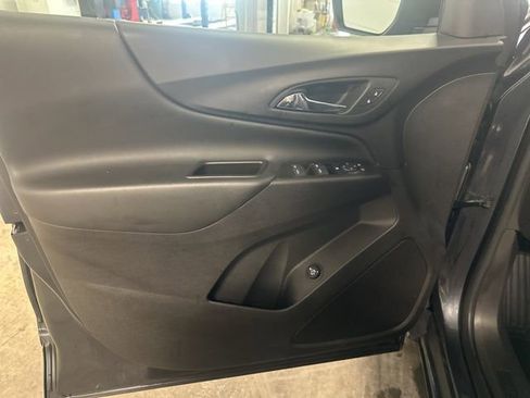 Used 2023 Chevrolet Equinox LT image 9