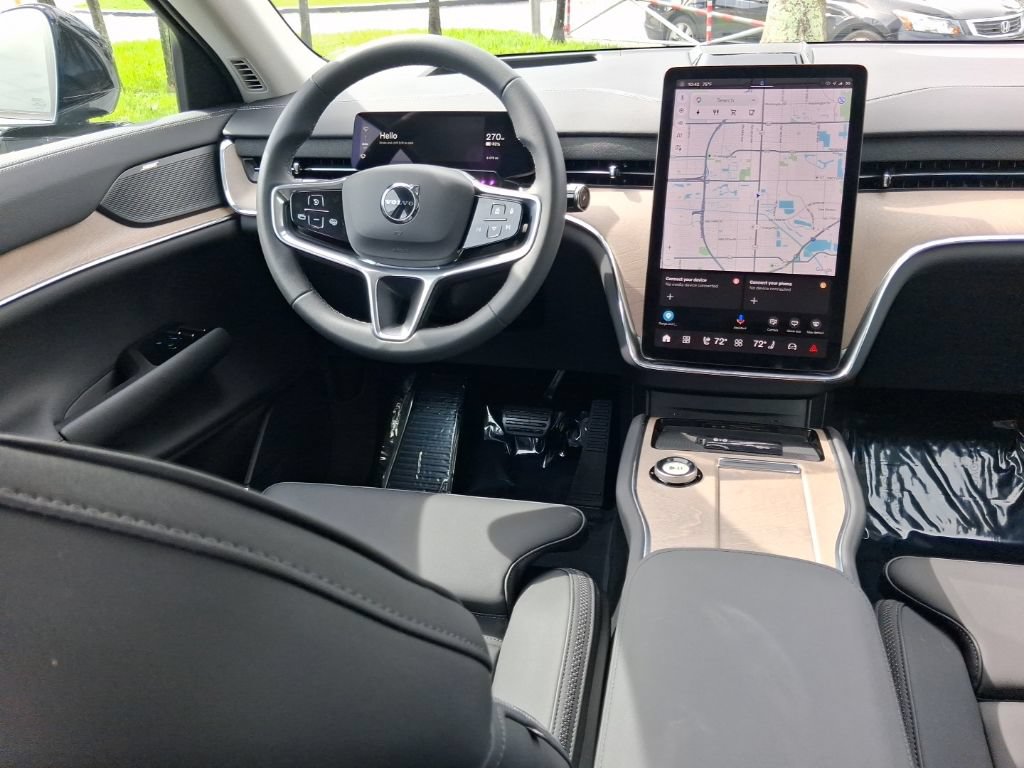 Certified 2025 Volvo EX90 Plus w/ Protection Package Premier AWD/4WD image 10