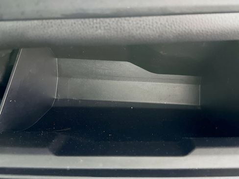 Used 2018 Toyota Corolla LE image 31