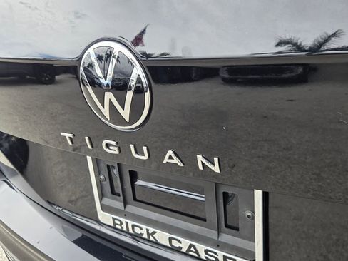 Used 2023 Volkswagen Tiguan SE R-Line FWD image 14