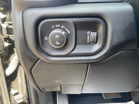 Used 2024 RAM 2500 Big Horn AWD/4WD image 18