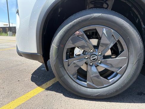 New 2026 Nissan Rogue SV AWD/4WD image 8