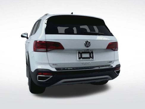 Used 2024 Volkswagen Taos SEL image 24