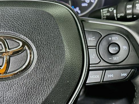 Used 2022 Toyota RAV4 XLE w/ Convenience Package AWD/4WD image 13