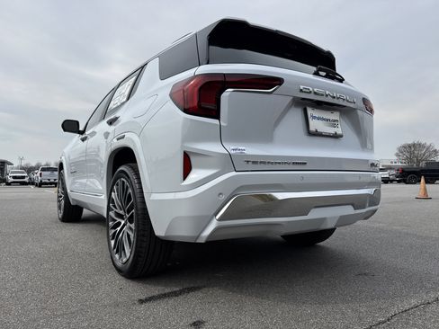 New 2026 GMC Terrain Denali w/ LPO, Floor Liner Package image 8