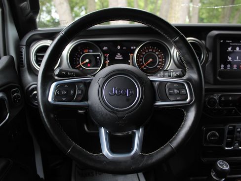 Used 2020 Jeep Wrangler Unlimited Sahara w/ Cold Weather Group AWD/4WD image 15