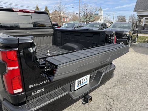 Used 2025 Chevrolet Silverado 2500 LTZ w/ Z71 Chrome Sport Edition image 29