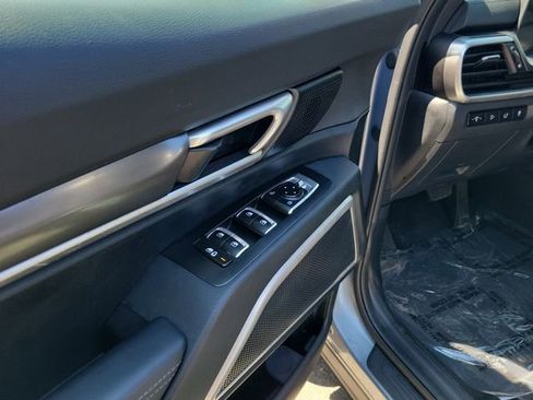 Used 2025 Kia Telluride S image 10
