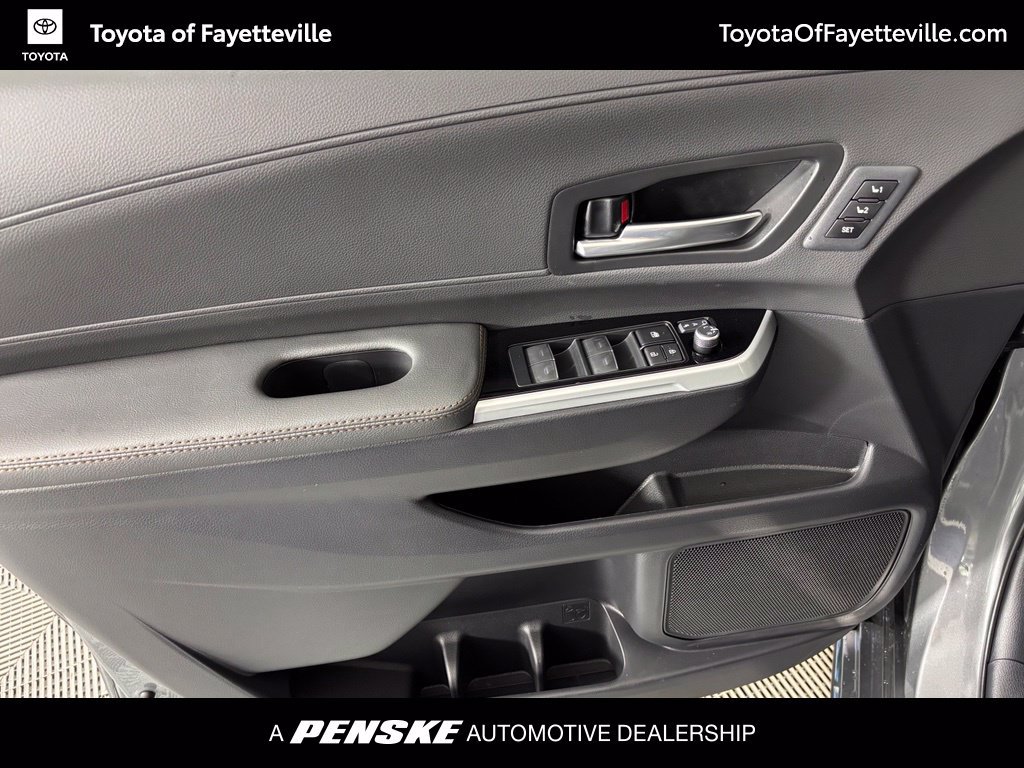 New 2026 Toyota Sienna Platinum AWD/4WD image 32