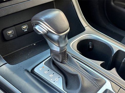 Used 2024 Kia Carnival LX image 33