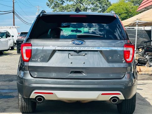 Used 2017 Ford Explorer XLT FWD image 6