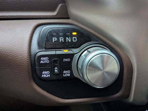 Used 2019 RAM 1500 Laramie AWD/4WD image 18