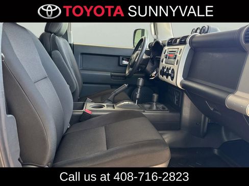 Used 2014 Toyota FJ Cruiser 4WD w/ Convenience Package image 20