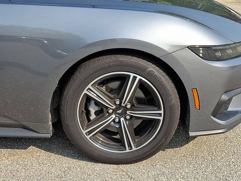 Used 2025 Ford Mustang Coupe RWD image 8