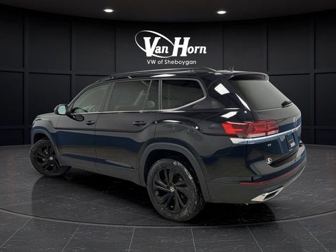 Used 2022 Volkswagen Atlas SE w/ Black Wheel Package image 3