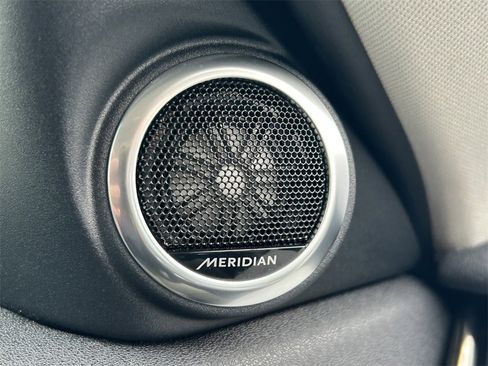 Used 2024 Land Rover Range Rover Evoque Dynamic SE image 35