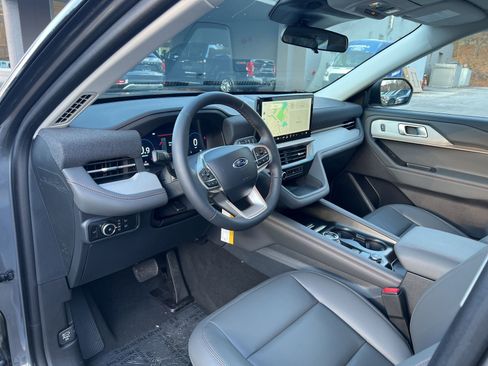 New 2025 Ford Explorer Active w/ Active Comfort Package image 20