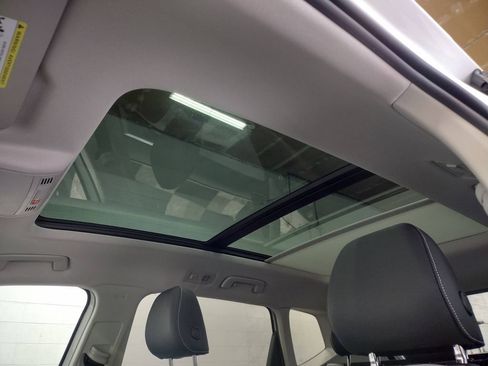 New 2025 Volkswagen Taos SE image 21