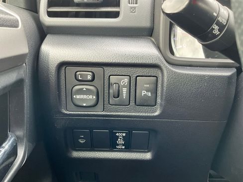 Used 2015 Toyota 4Runner Limited AWD/4WD image 17